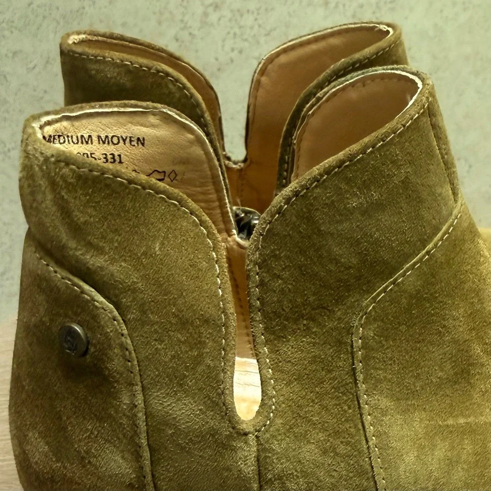 Hush Puppies 9.5 Mazin Cayto Green Earthy Boho Casual Utility Suede Ankle Boots